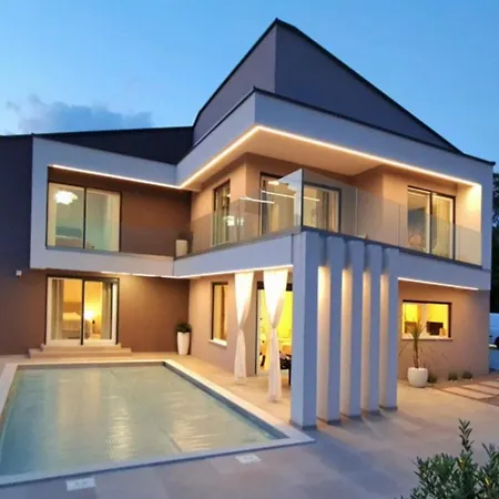 La Vie With Private Pool Garica