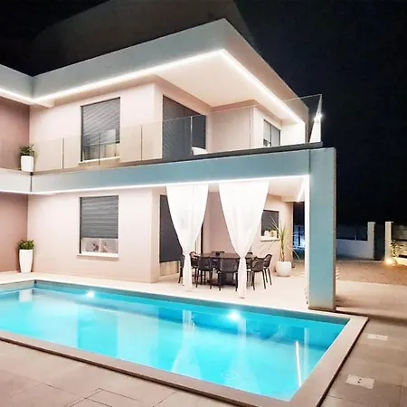 Villa La Vie With Private Pool *