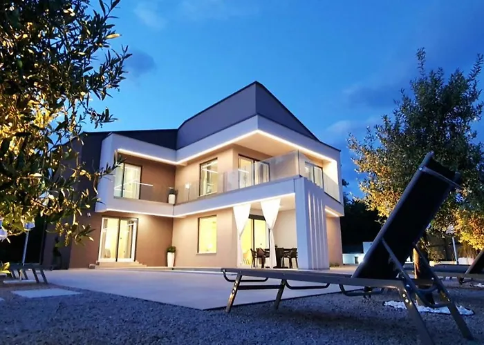 Villa La Vie With Private Pool Garica