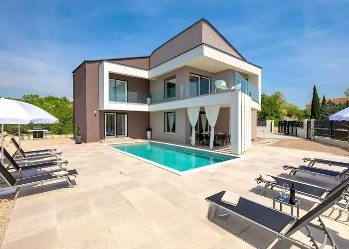 La Vie With Private Pool Garica