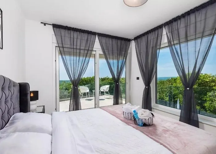 Villa La Vie With Private Pool Garica