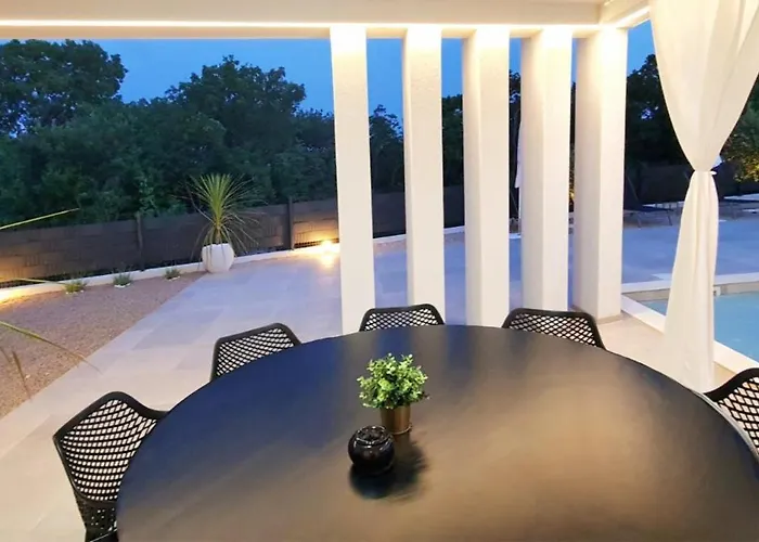 La Vie With Private Pool Garica