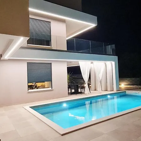 La Vie With Private Pool فيلة *