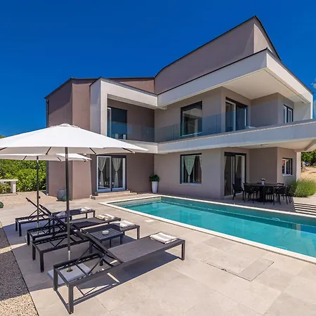 La Vie With Private Pool * Garica