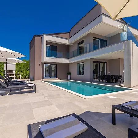 La Vie With Private Pool فيلة Garica