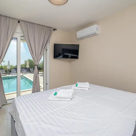 ヴィラ La Vie With Private Pool Garica