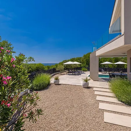 La Vie With Private Pool Garica