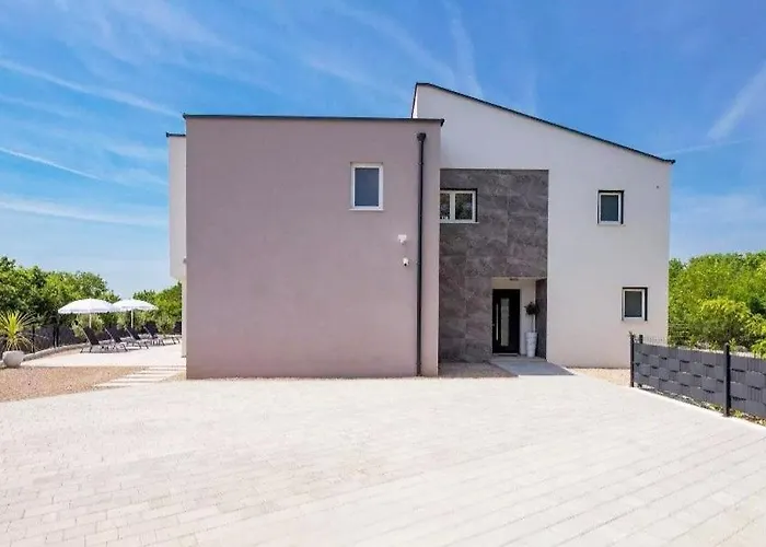 La Vie With Private Pool Villa